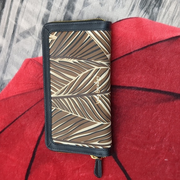 Handbags - Vera Bradley Georgia banana leaf wallet